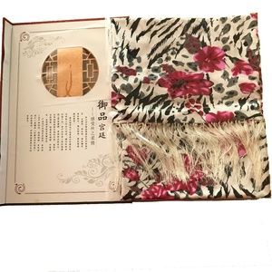 NWOT 100% SILK SCARF